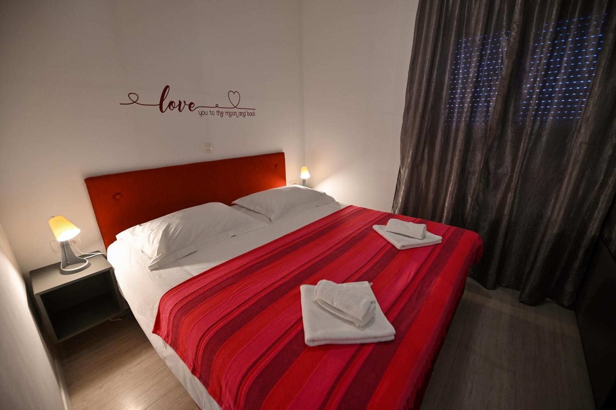 Apartment Marko Trogir Exterior photo