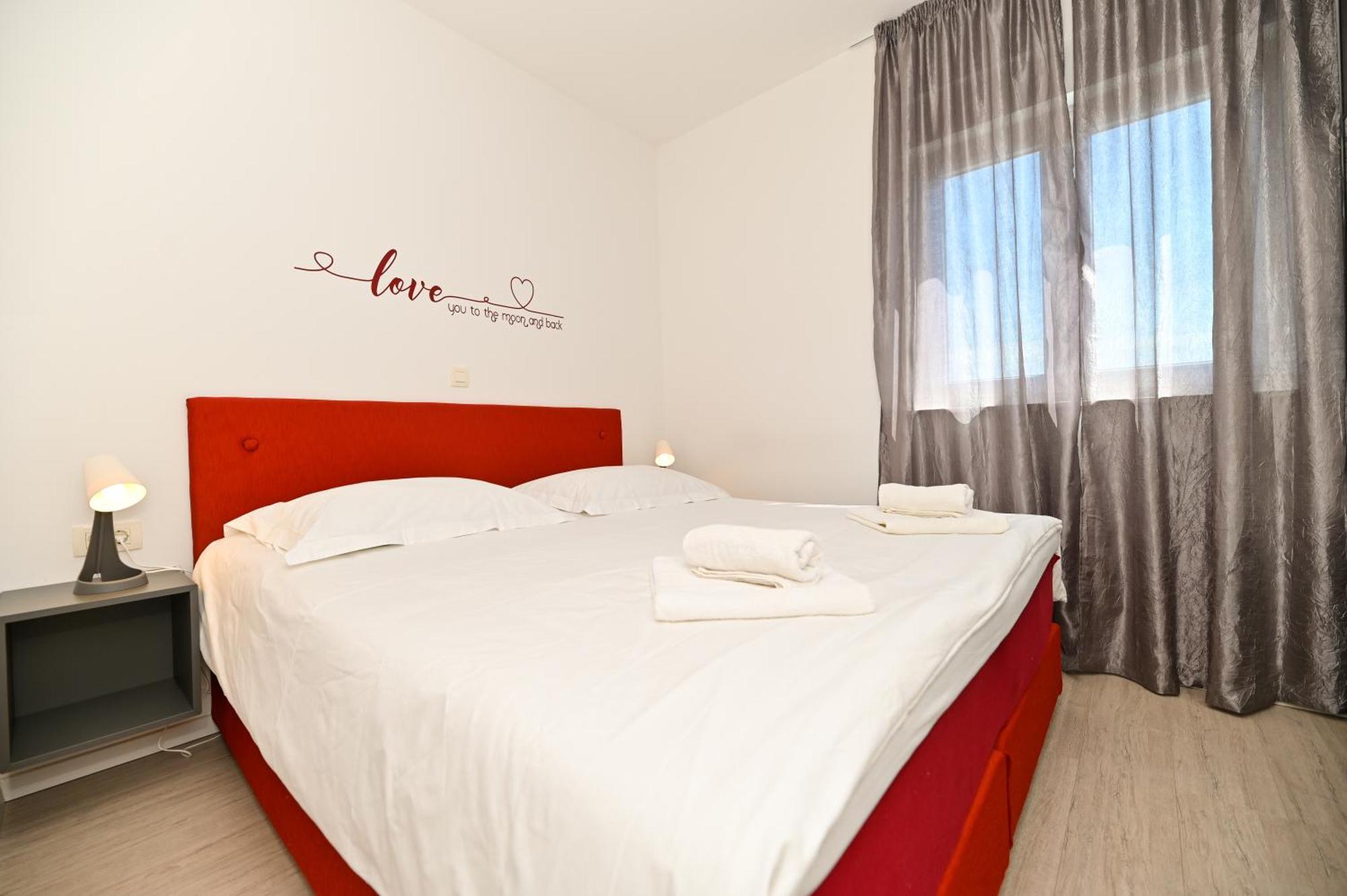 Apartment Marko Trogir Exterior photo